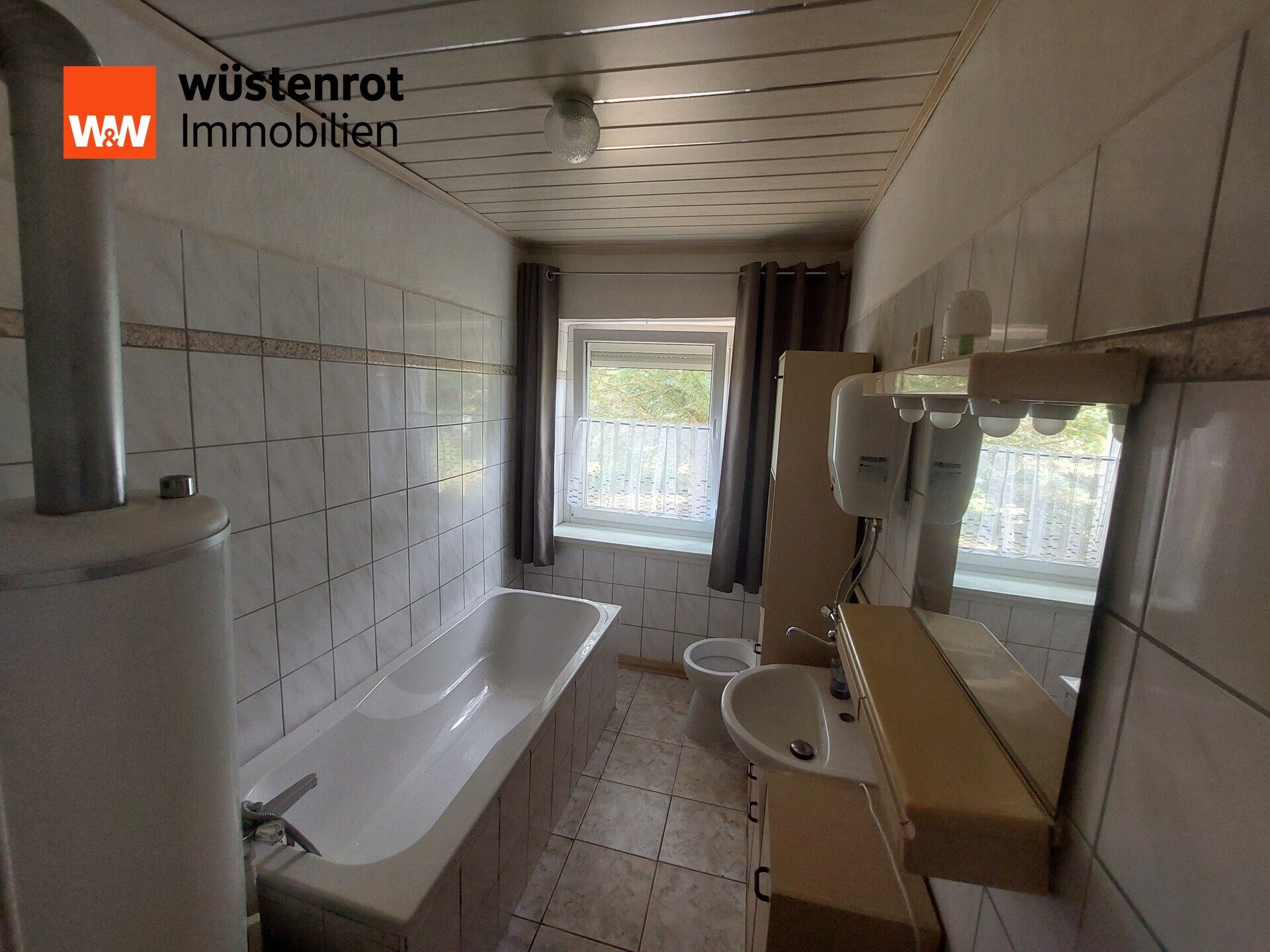 Immobilienangebot - Gangloffsömmern - Alle - Großzügiges Einfamilienhaus mit Nebengebäude auf fast 3.000 m² Grundstück in ruhiger Sackgassenlage