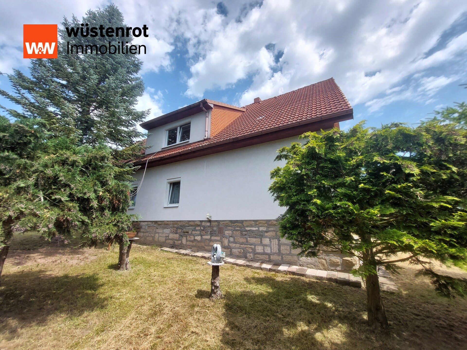 Immobilienangebot - Gangloffsömmern - Alle - Großzügiges Einfamilienhaus mit Nebengebäude auf fast 3.000 m² Grundstück in ruhiger Sackgassenlage