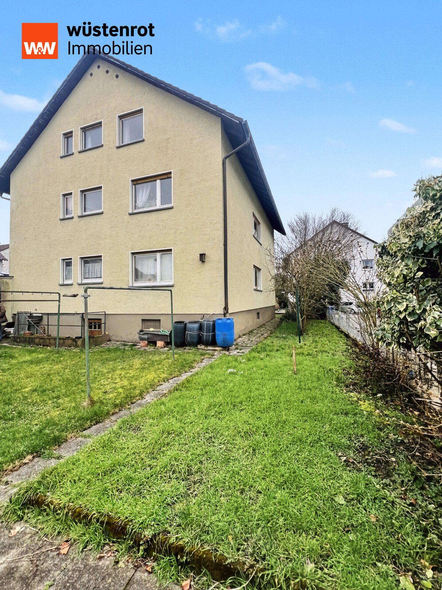 Immobilienangebot - Ettlingen / Bruchhausen - Alle - Mehrfamilienhaus mit 3 Einheiten (davon 2 frei werdend) + 3 Garagen in Ettlingen (Bruchhausen)