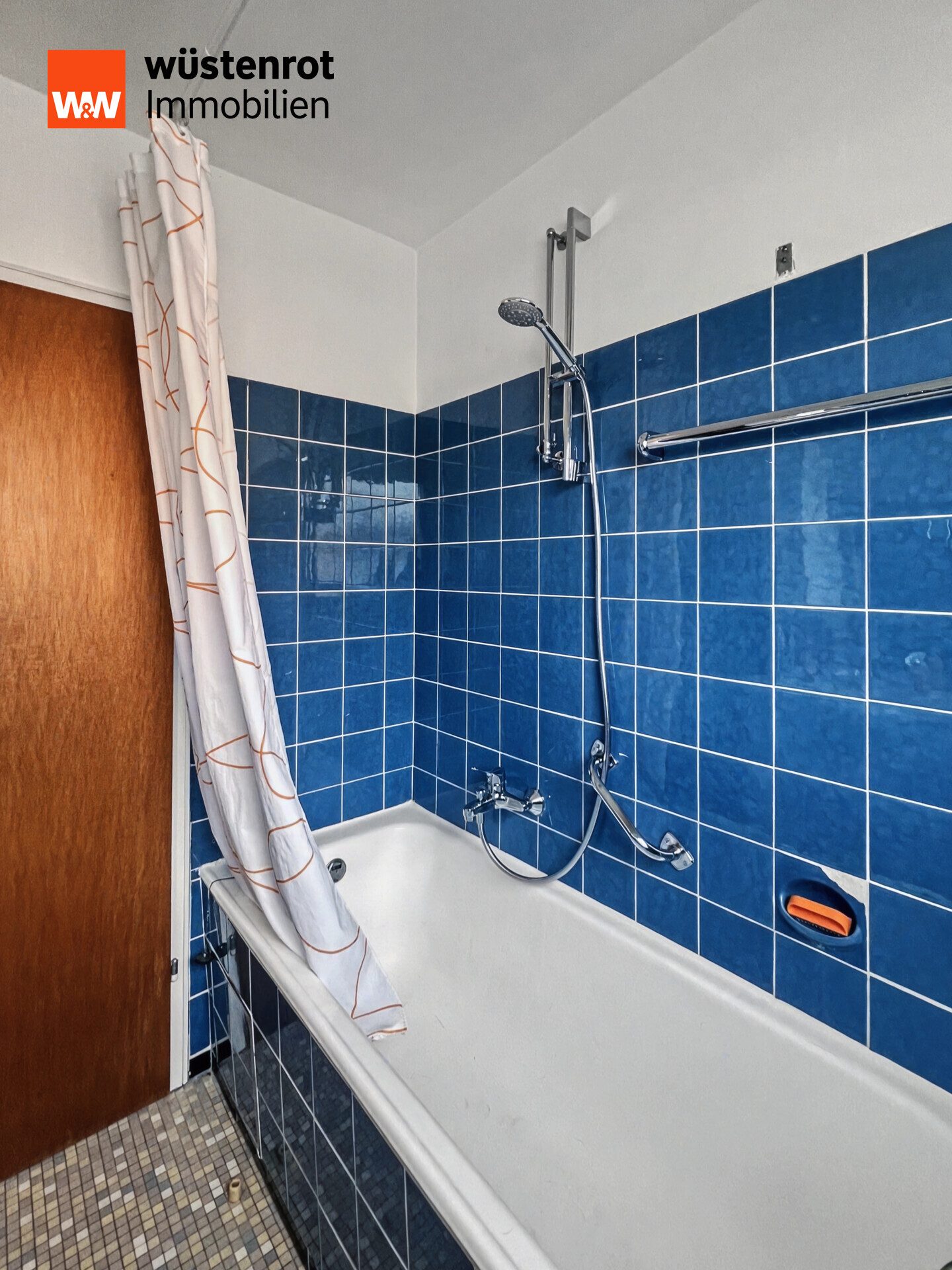 Immobilienangebot - Ettlingen / Bruchhausen - Alle - Mehrfamilienhaus mit 3 Einheiten (davon 2 frei werdend) + 3 Garagen in Ettlingen (Bruchhausen)