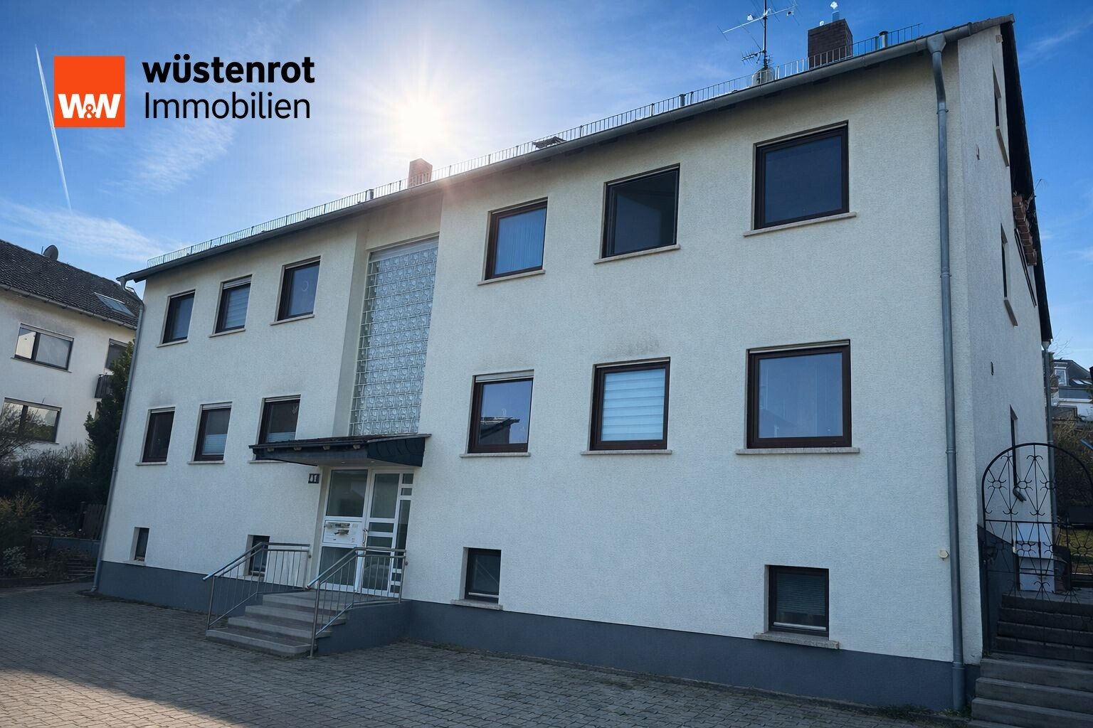 Immobilienangebot - Idstein / Heftrich - Alle - 3,5-Zi Wohnung mit Balkon & Kamin + neuer Küche | ruhige Lage | Stellplatz
