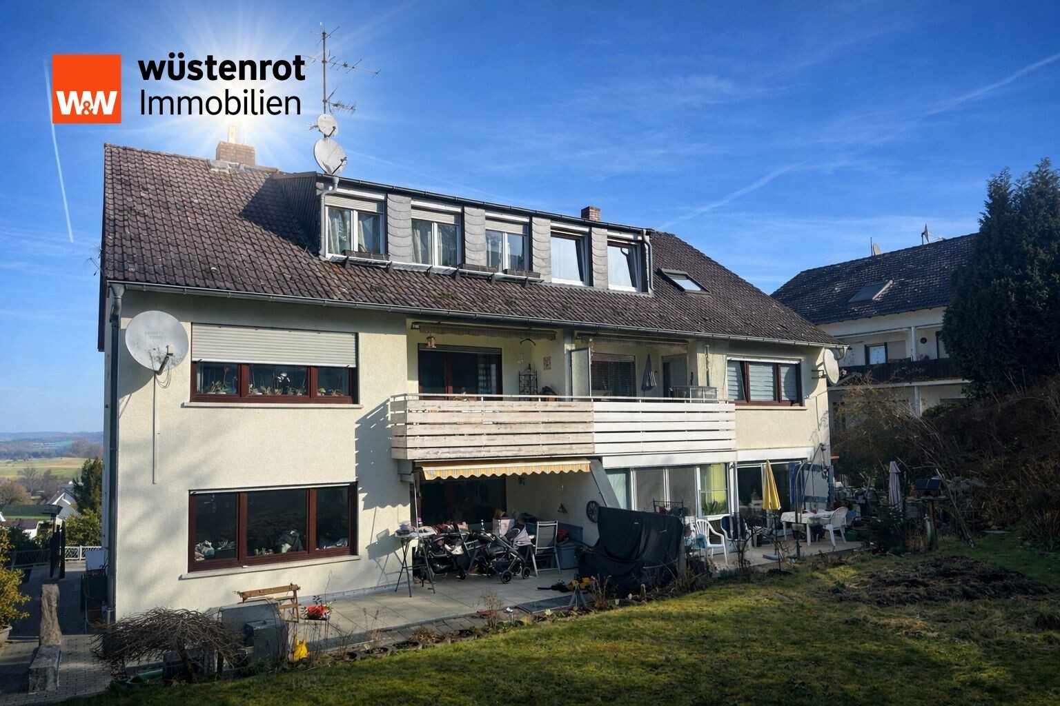 Immobilienangebot - Idstein / Heftrich - Alle - 3,5-Zi Wohnung mit Balkon & Kamin + neuer Küche | ruhige Lage | Stellplatz