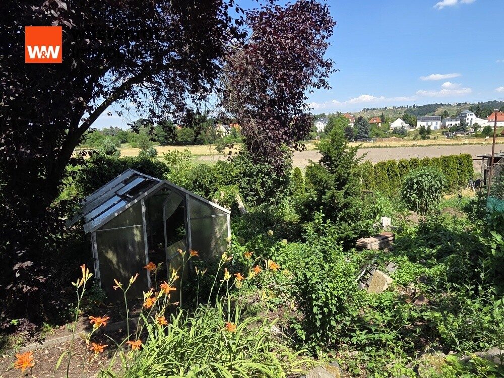 Immobilienangebot - Dresden / Kaditz - Alle - Sanierungsbedürftige Doppelhaushälfte mit Panoramablick in begehrter Wohnlage von Dresden