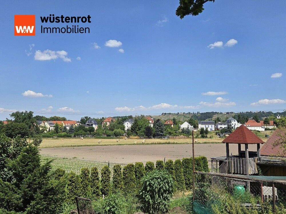 Immobilienangebot - Dresden / Kaditz - Alle - Sanierungsbedürftige Doppelhaushälfte mit Panoramablick in begehrter Wohnlage von Dresden