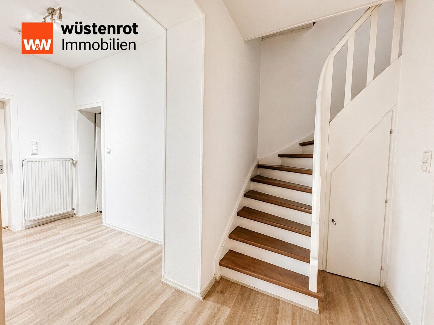 Immobilienangebot - Düren - Alle - Attraktives Einfamilienhaus in Reihenendlage mit Garten, Garage und Ausbaupotenzial im Dachgeschoss