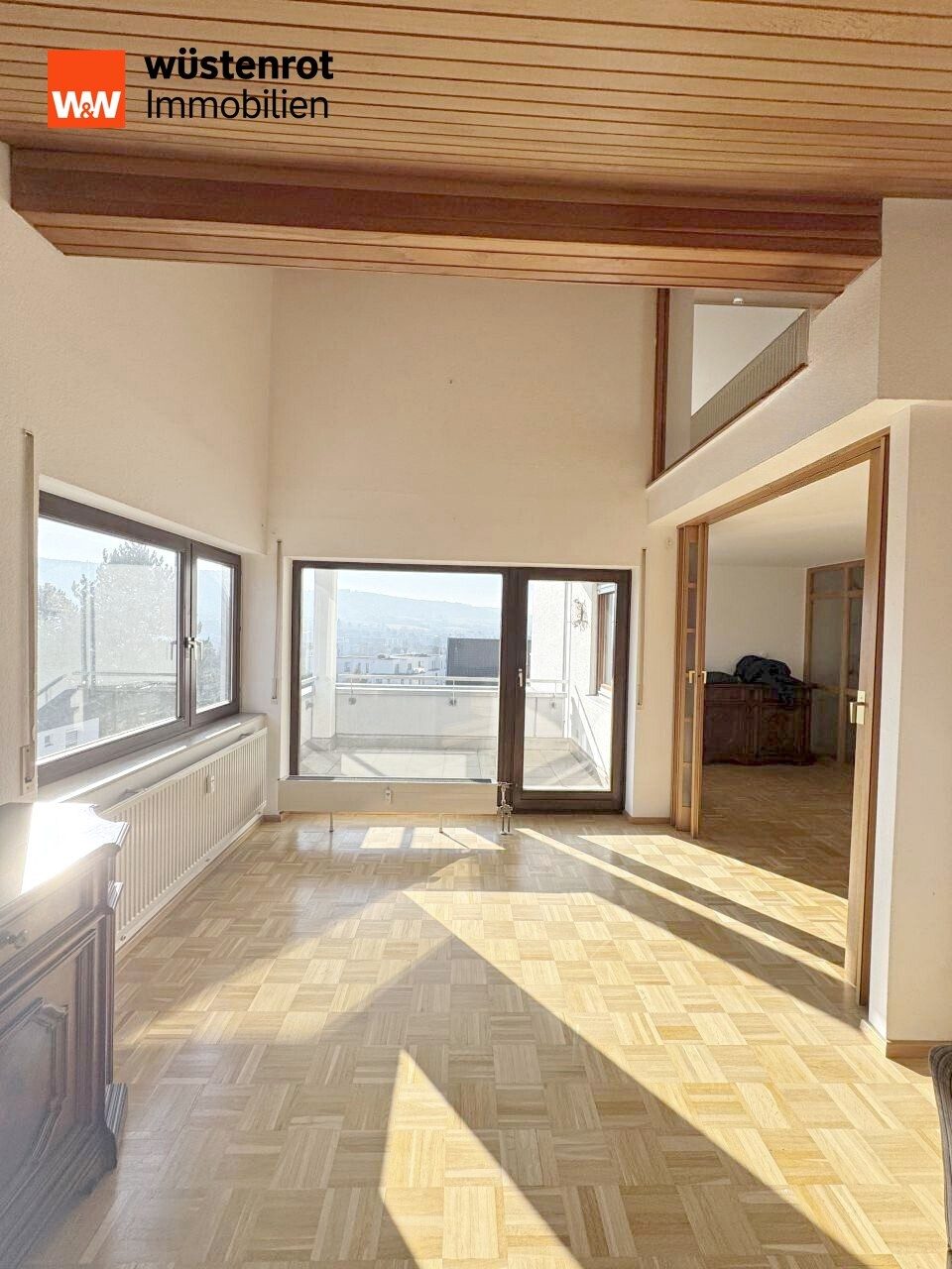 Immobilienangebot - Aalen - Alle - Über den Dächern von Aalen: lichtdurchflutete Maisonette mit Panoramablick!