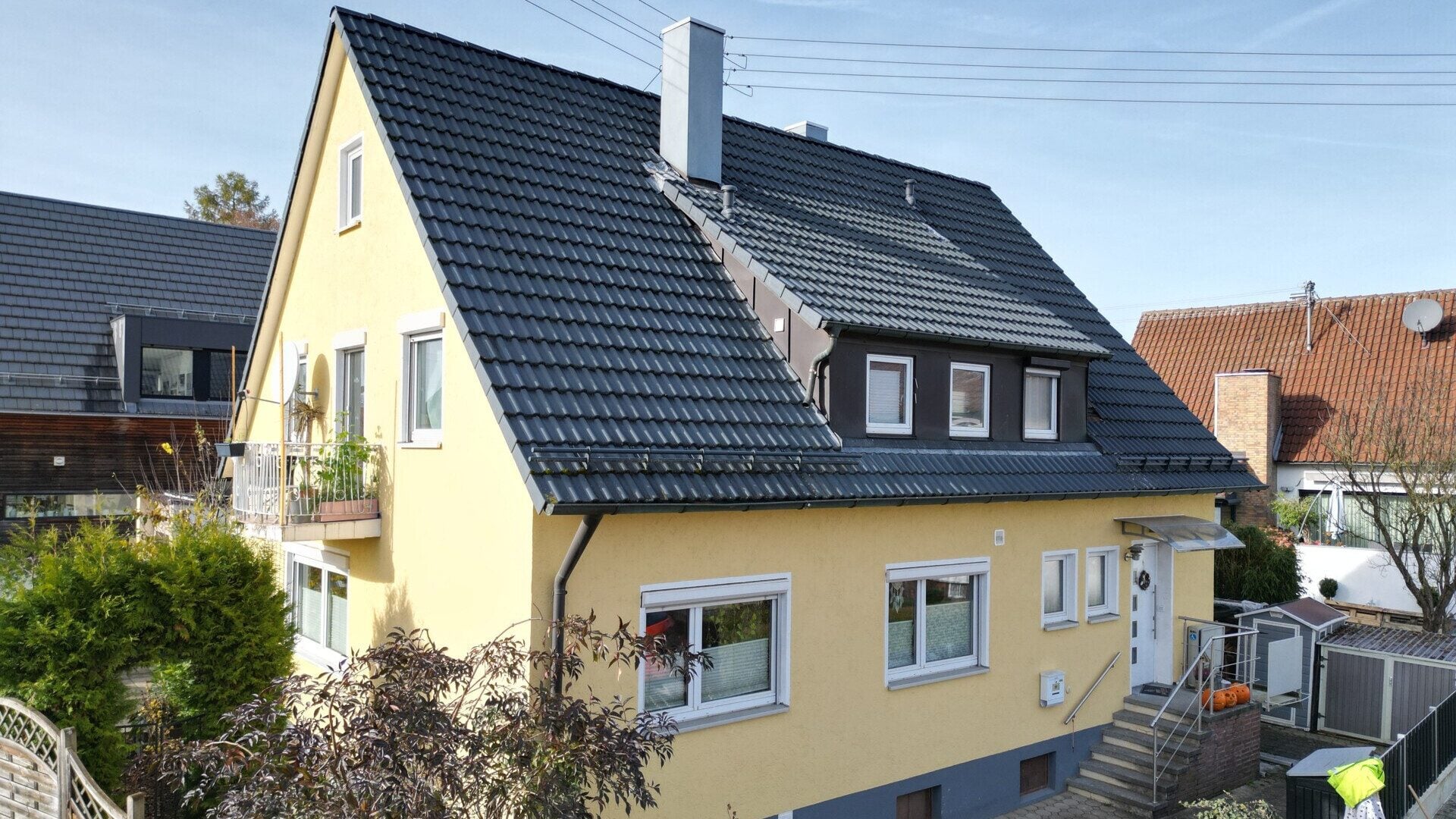 Immobilienangebot - Schwäbisch Gmünd / Lindach - Alle - Einfamilienhaus mit Einliegerwohnung in ruhiger Siedlungslage und freundlichem Garten