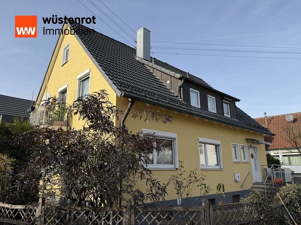 Immobilienangebot - Schwäbisch Gmünd / Lindach - Alle - Einfamilienhaus mit Einliegerwohnung in ruhiger Siedlungslage und freundlichem Garten