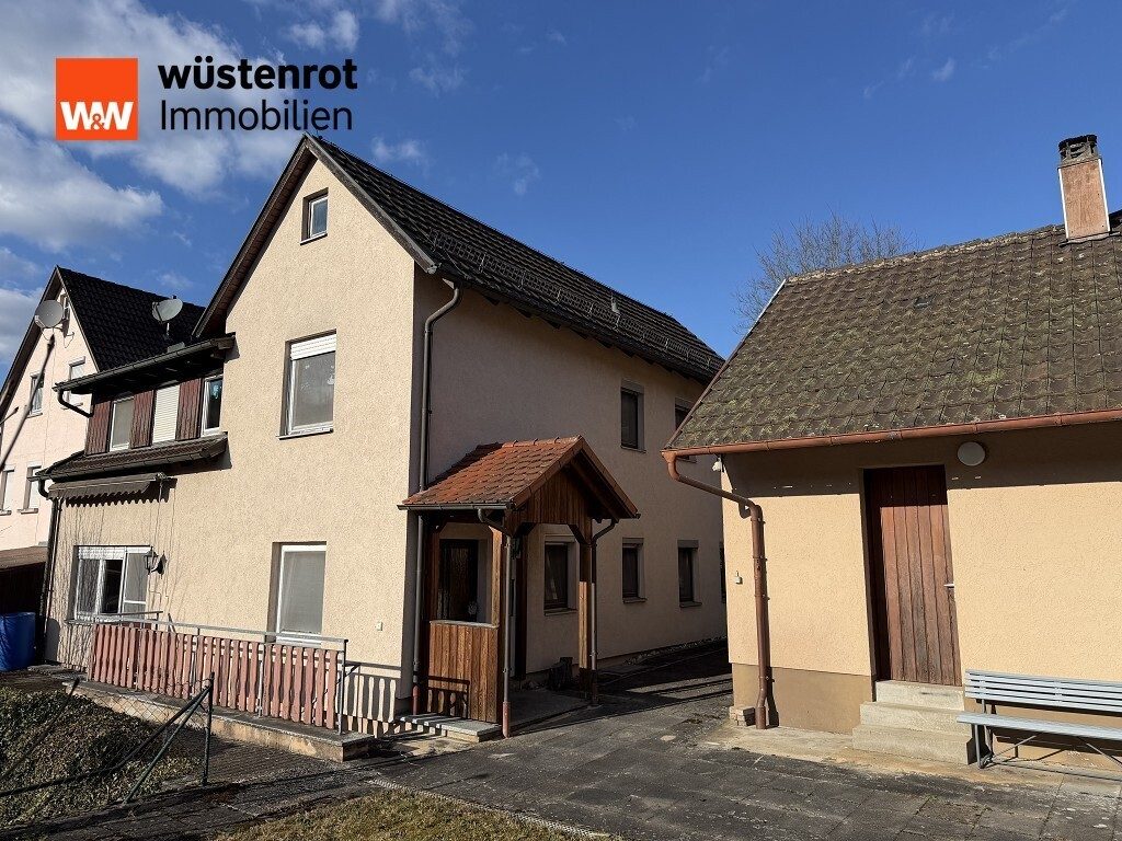 Immobilienangebot - Sulzbach-Laufen - Alle - Wohnhaus im Ortskern mit zwei Wohnungen und großem Nebengebäude