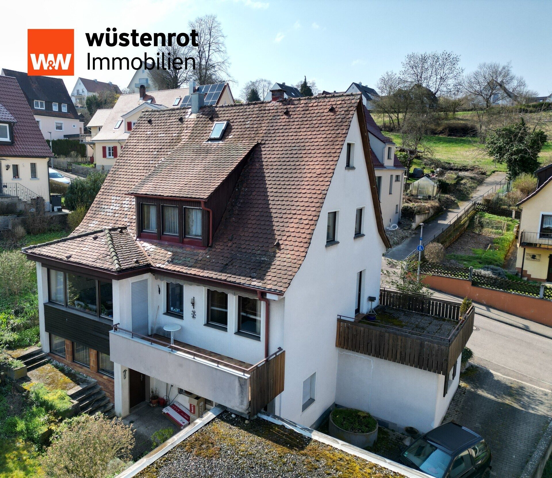 Immobilienangebot - Schwäbisch Hall - Alle - Familienfreundliches Wohnhaus mit drei Wohnungen in ruhiger Aussichtslage