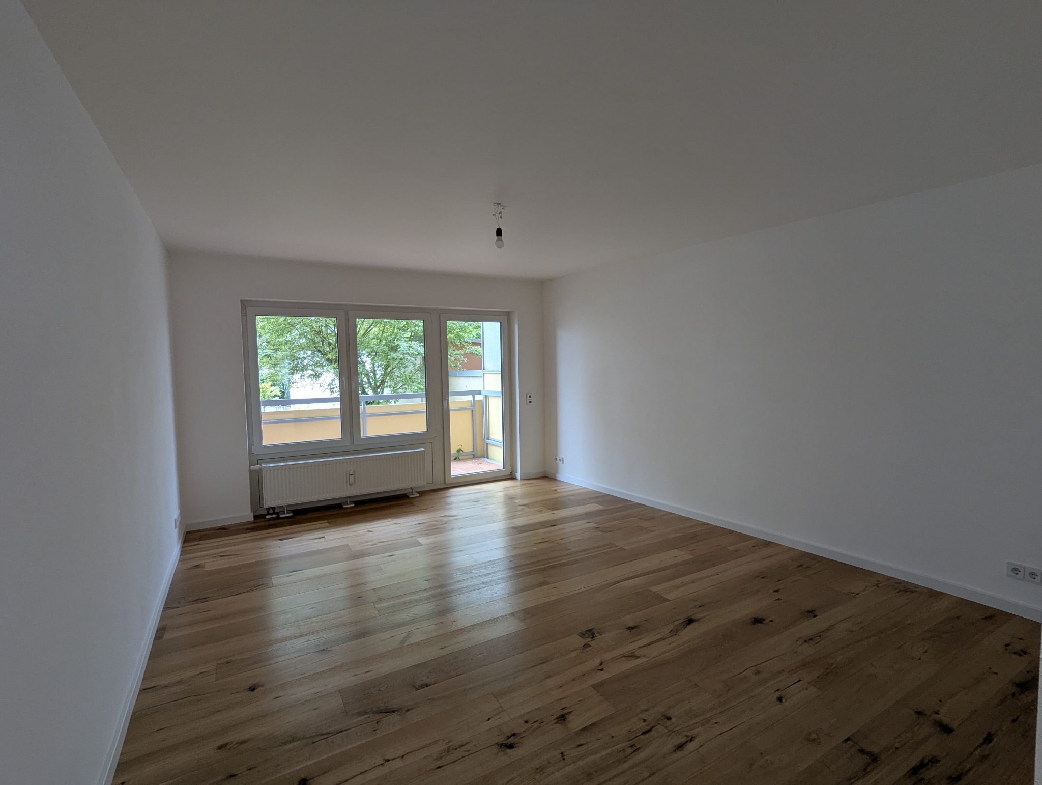 Immobilienangebot - Nürnberg - Alle - ERSTBEZUG NACH SANIERUNG:

Außergewöhnlich schöne 2-Zimmer-Wohnung mit Balkon

in ruhiger Zentrumslage von Nürnberg