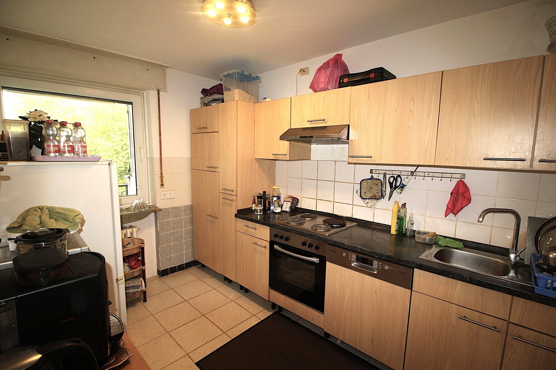 Immobilienangebot - Bonn / Tannenbusch - Alle - Sofort bezugsfrei! Gut geschnitten! Barrierearm! 4 Zimmer-Wohnung mit Balkon und TG-Stellplatz.