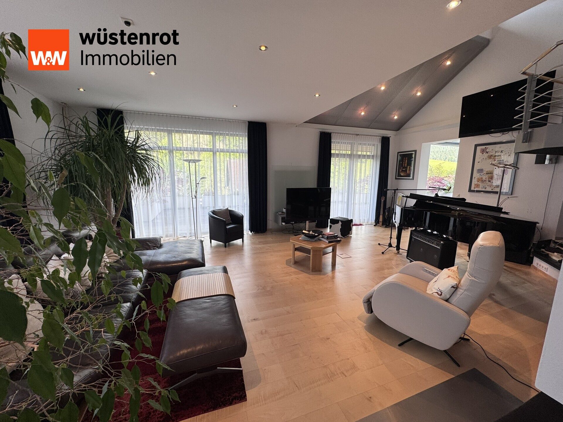 Immobilienangebot - Baiersbronn / Mitteltal - Alle - Traumhafte Villa in malerischer Landschaft !