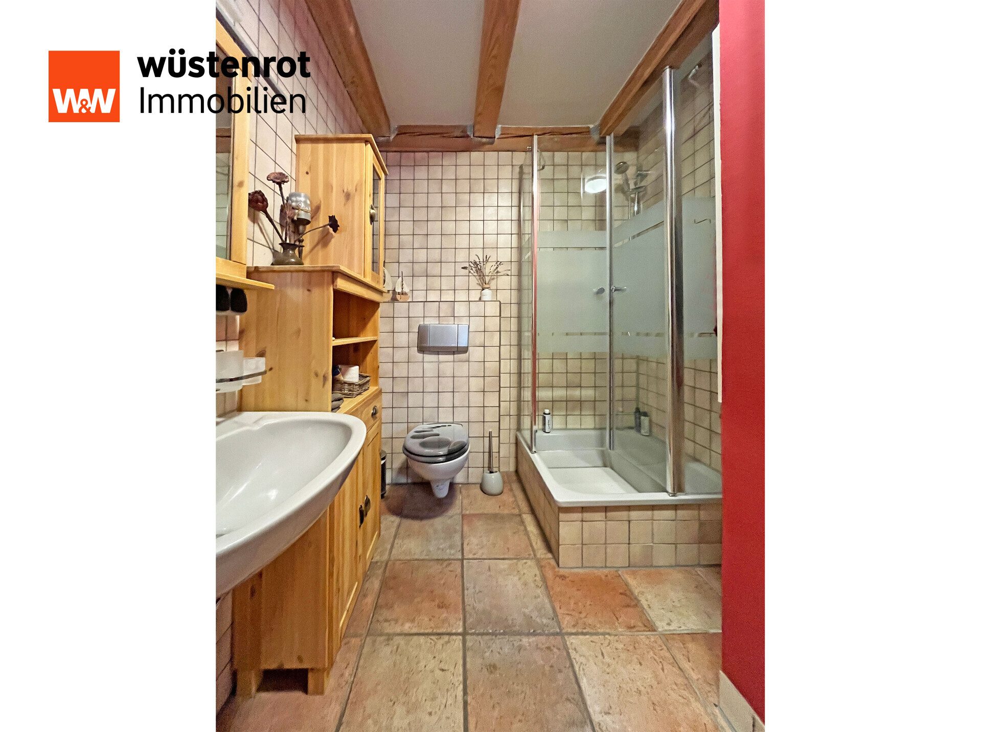Immobilienangebot - Göhren-Lebbin - Alle - EINFACH NUR TOP UND MIT PHOTOVOLTAIK + BALKON + ZWEI BÄDER + EINBAUKÜCHE + KOCHHEXE + KAMINOFEN