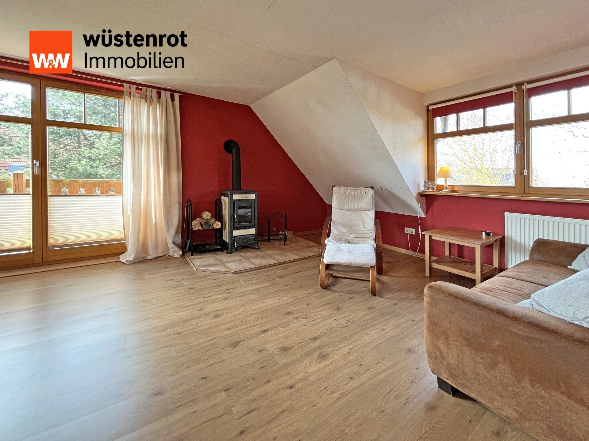 Immobilienangebot - Göhren-Lebbin - Alle - EINFACH NUR TOP UND MIT PHOTOVOLTAIK + BALKON + ZWEI BÄDER + EINBAUKÜCHE + KOCHHEXE + KAMINOFEN