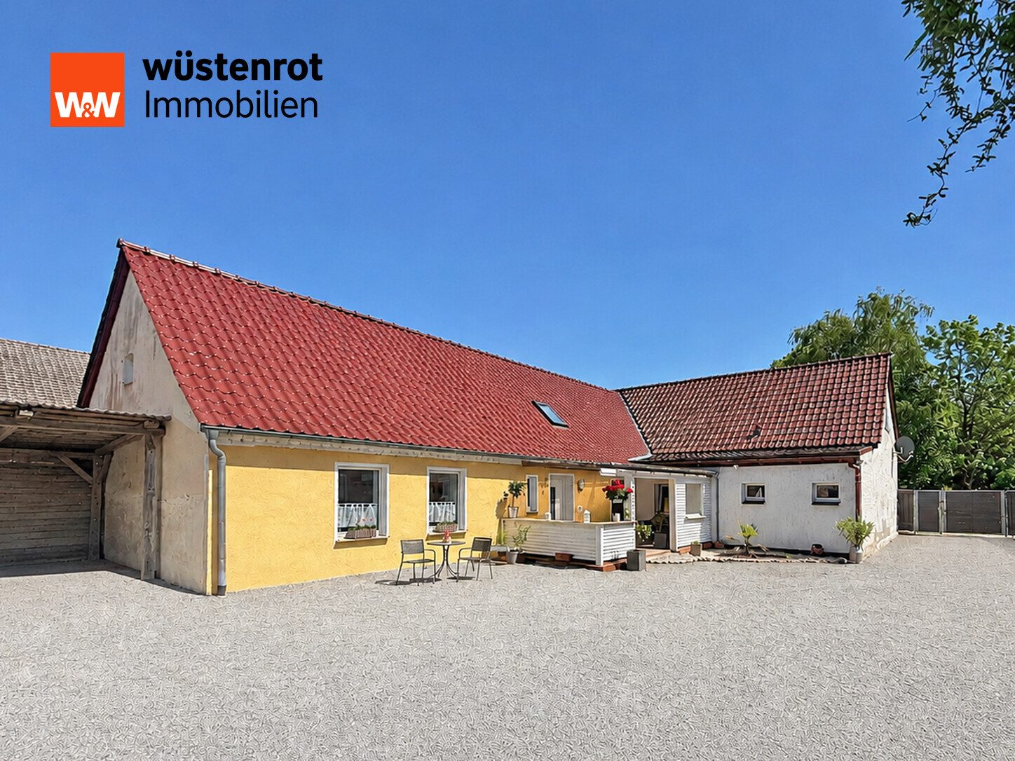 Immobilienangebot - Randowtal - Alle - MIT WÄRMEPUMPE UND PHOTOVOLTAIK: VIERSEITEN-MEHRGENERATIONENHOF MIT VIEL PLATZ FÜR MENSCH UND TIER