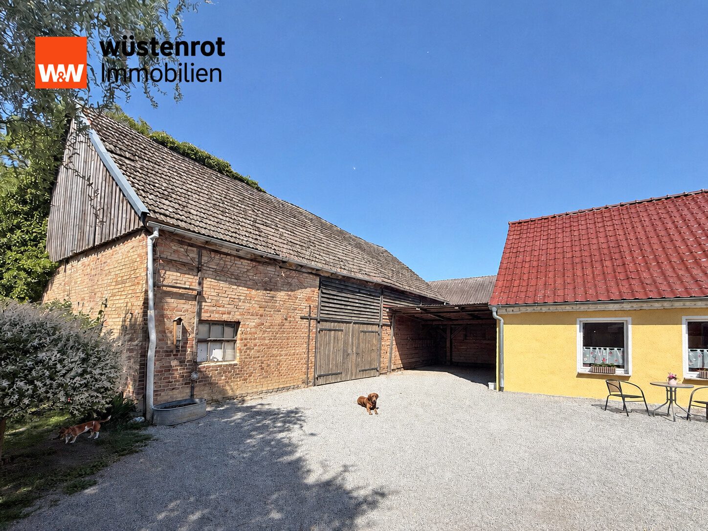 Immobilienangebot - Randowtal - Alle - MIT WÄRMEPUMPE UND PHOTOVOLTAIK: VIERSEITEN-MEHRGENERATIONENHOF MIT VIEL PLATZ FÜR MENSCH UND TIER