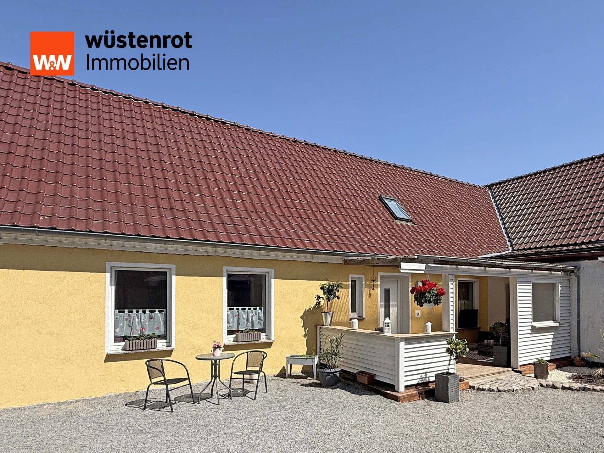 Immobilienangebot - Randowtal - Alle - MIT WÄRMEPUMPE UND PHOTOVOLTAIK: VIERSEITEN-MEHRGENERATIONENHOF MIT VIEL PLATZ FÜR MENSCH UND TIER