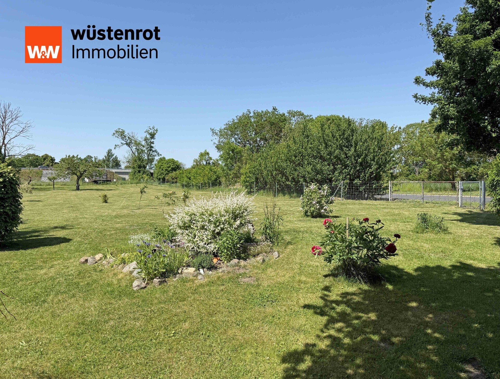 Immobilienangebot - Randowtal - Alle - MIT WÄRMEPUMPE UND PHOTOVOLTAIK: VIERSEITEN-MEHRGENERATIONENHOF MIT VIEL PLATZ FÜR MENSCH UND TIER
