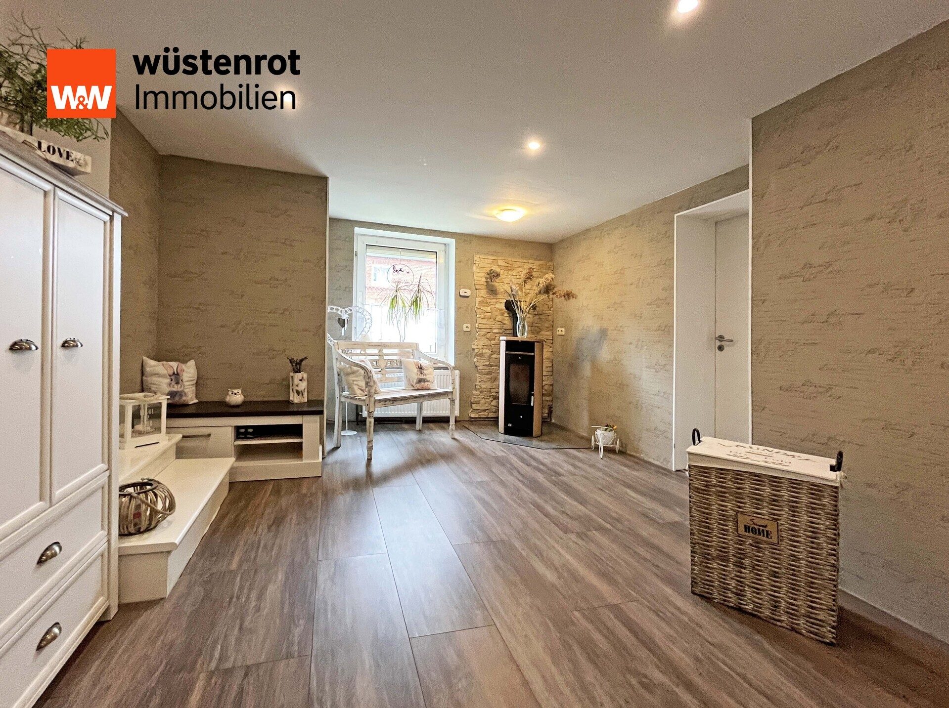 Immobilienangebot - Randowtal - Alle - MIT WÄRMEPUMPE UND PHOTOVOLTAIK: VIERSEITEN-MEHRGENERATIONENHOF MIT VIEL PLATZ FÜR MENSCH UND TIER