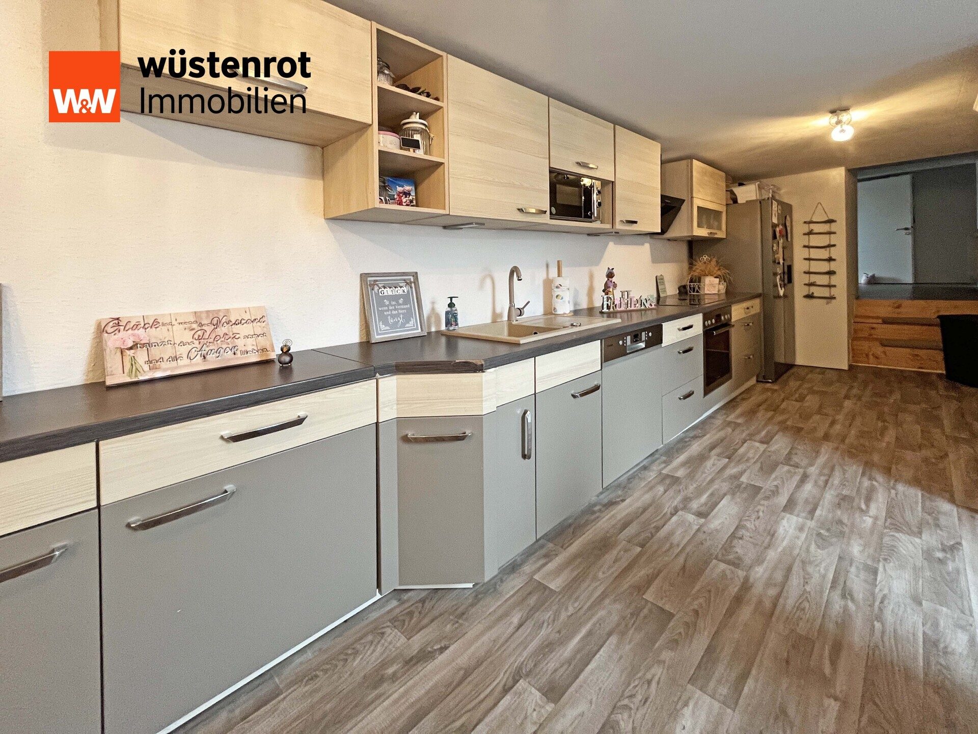 Immobilienangebot - Randowtal - Alle - MIT WÄRMEPUMPE UND PHOTOVOLTAIK: VIERSEITEN-MEHRGENERATIONENHOF MIT VIEL PLATZ FÜR MENSCH UND TIER