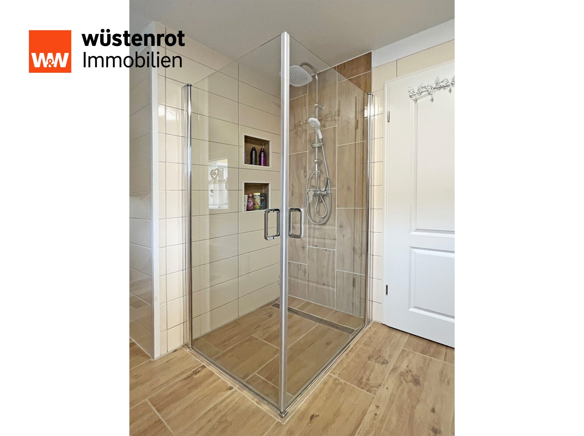 Immobilienangebot - Randowtal - Alle - MIT WÄRMEPUMPE UND PHOTOVOLTAIK: VIERSEITEN-MEHRGENERATIONENHOF MIT VIEL PLATZ FÜR MENSCH UND TIER