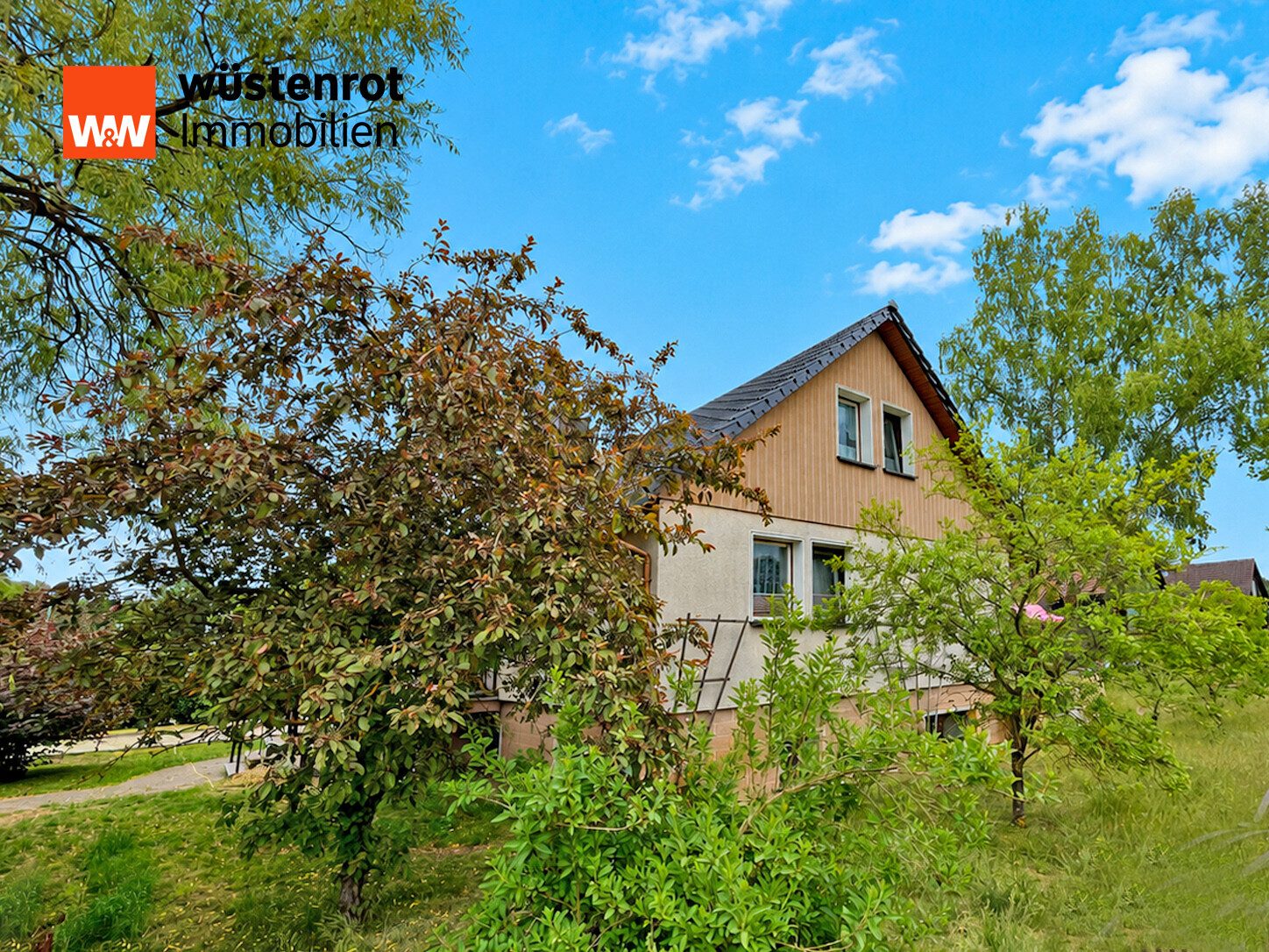 Immobilienangebot - Eggesin - Alle - EINFAMILIENHAUS MIT EINBAUKÜCHE + GROSSER TERRASSE + GARAGE + CARPORT + KOMPLETT UNTERKELLERT