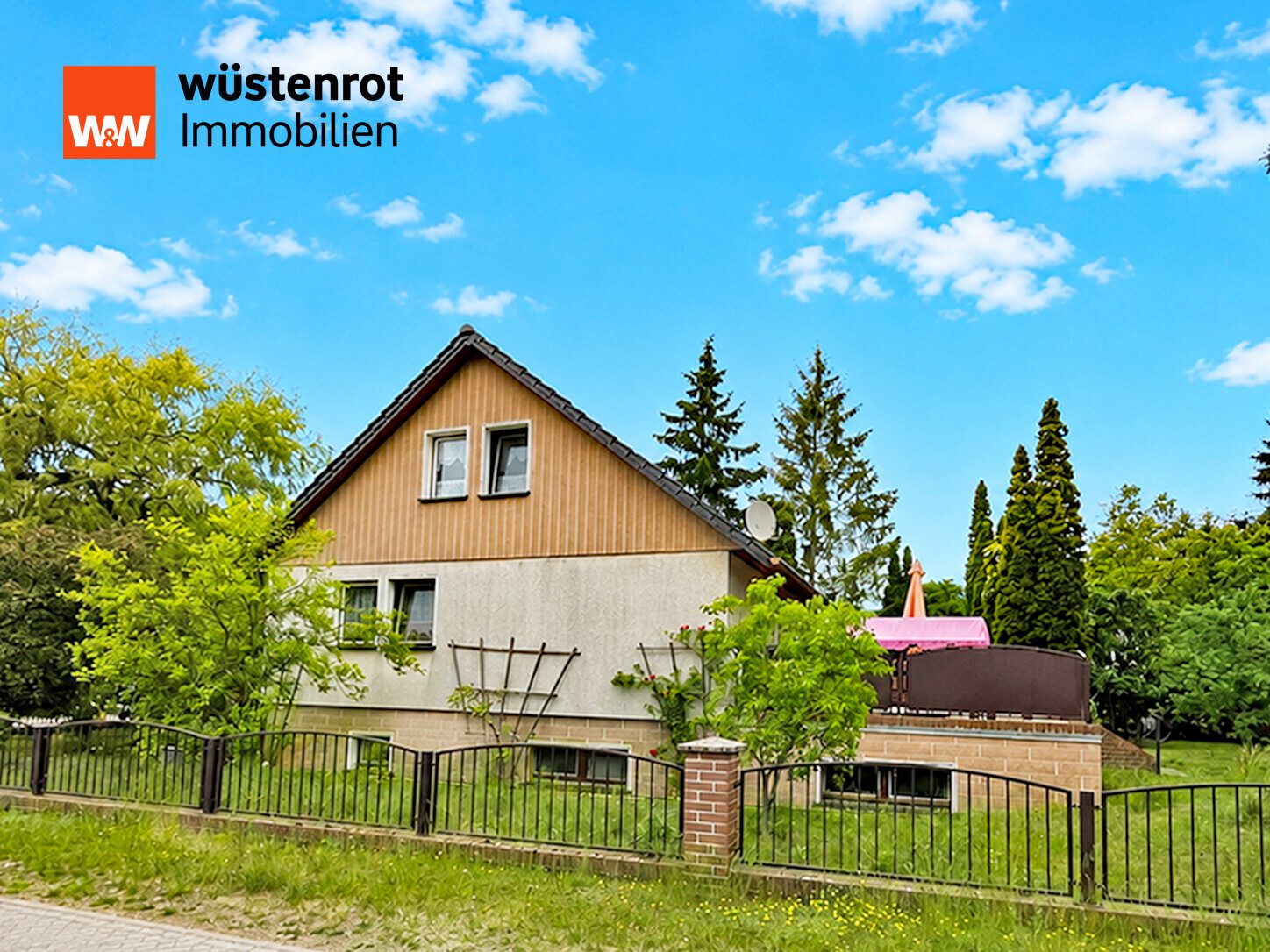 Immobilienangebot - Eggesin - Alle - EINFAMILIENHAUS MIT EINBAUKÜCHE + GROSSER TERRASSE + GARAGE + CARPORT + KOMPLETT UNTERKELLERT