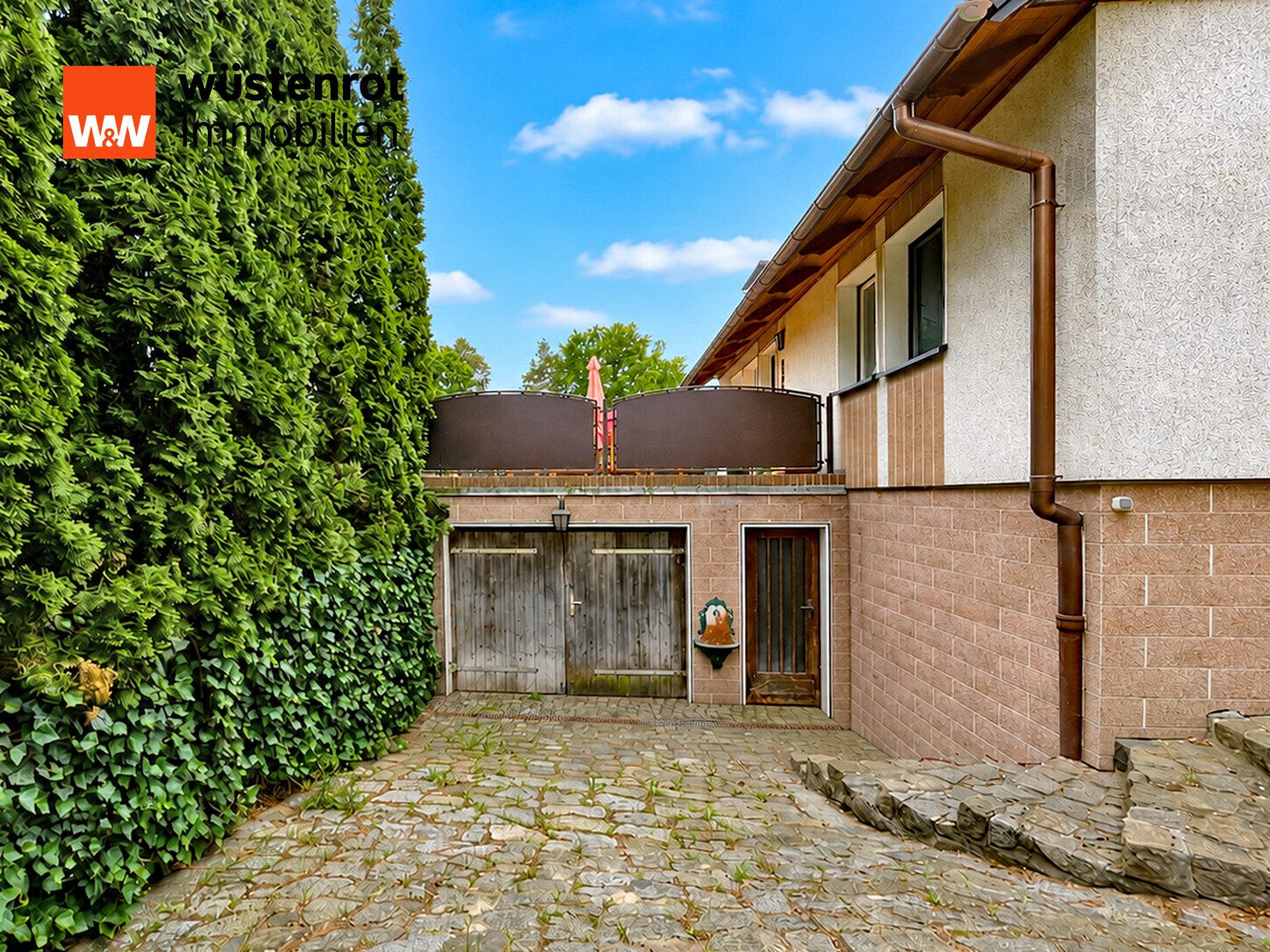 Immobilienangebot - Eggesin - Alle - EINFAMILIENHAUS MIT EINBAUKÜCHE + GROSSER TERRASSE + GARAGE + CARPORT + KOMPLETT UNTERKELLERT