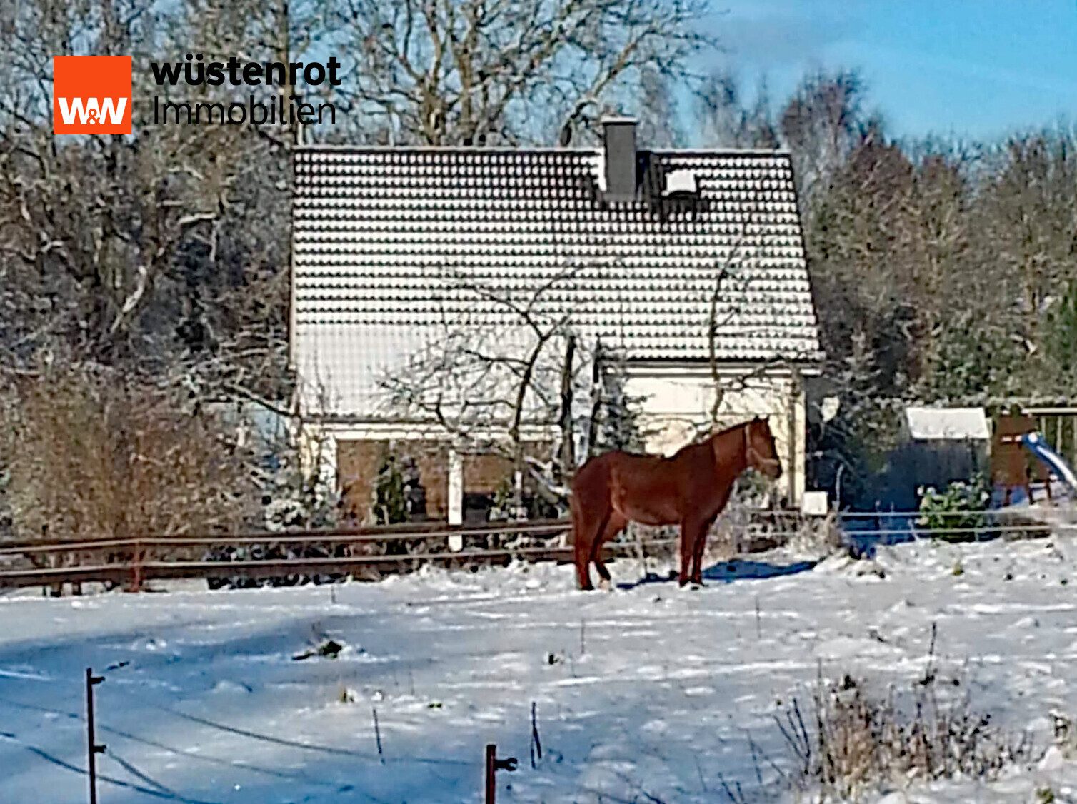 Immobilienangebot - Burg Stargard - Alle - OASE IM GRÜNEN: WINTERGARTEN + PHOTOTOVOLTAIKANLAGE + EINBAUKÜCHE + KAMINOFEN + MASSIVES GARTENHAUS