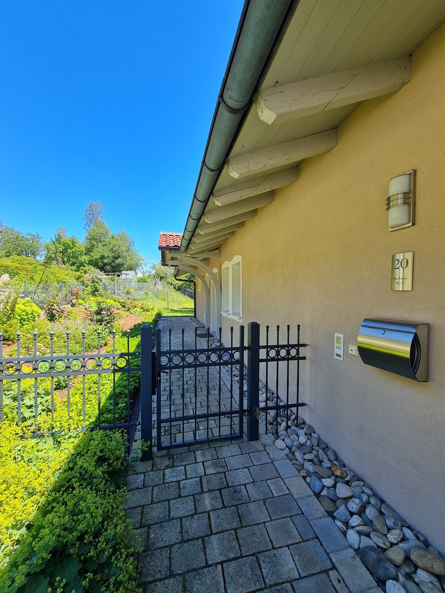 Immobilienangebot - Grafenau - Alle - Tür auf - Herz rein!
Modernes "Sacherl" in sonniger Lage, mit PV-Anlage, Teich und mega Garten.