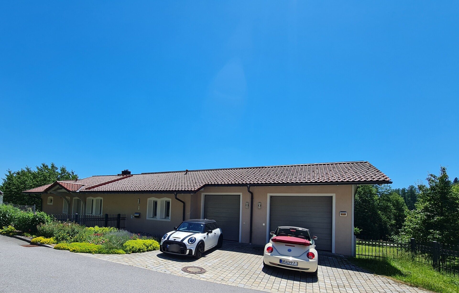 Immobilienangebot - Grafenau - Alle - Tür auf - Herz rein!
Modernes "Sacherl" in sonniger Lage, mit PV-Anlage, Teich und mega Garten.