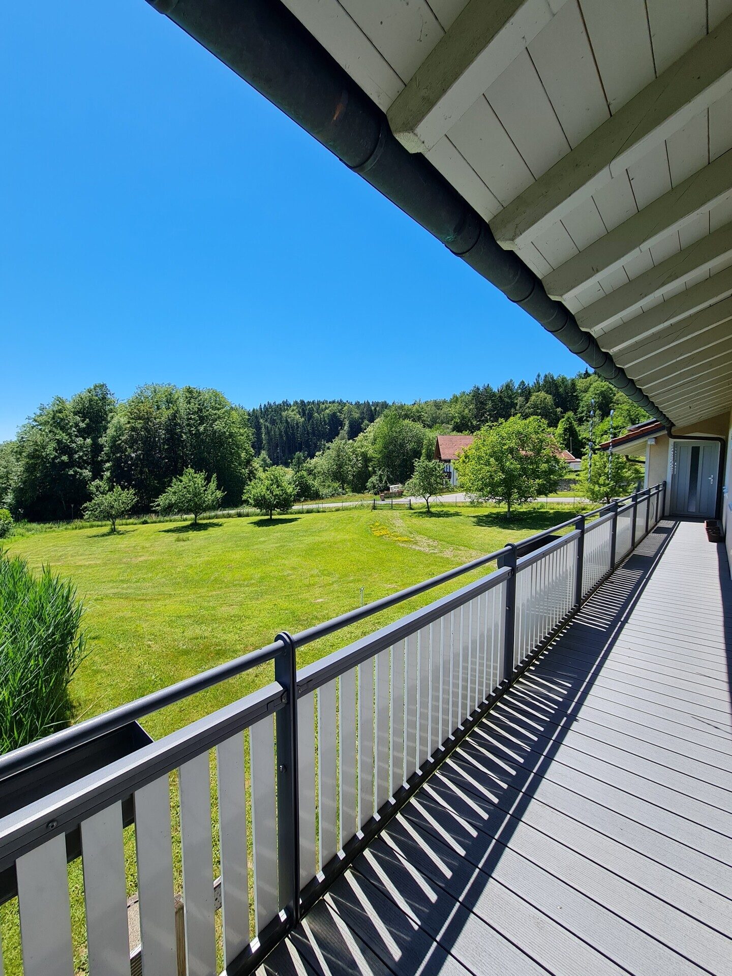 Immobilienangebot - Grafenau - Alle - Tür auf - Herz rein!
Modernes "Sacherl" in sonniger Lage, mit PV-Anlage, Teich und mega Garten.