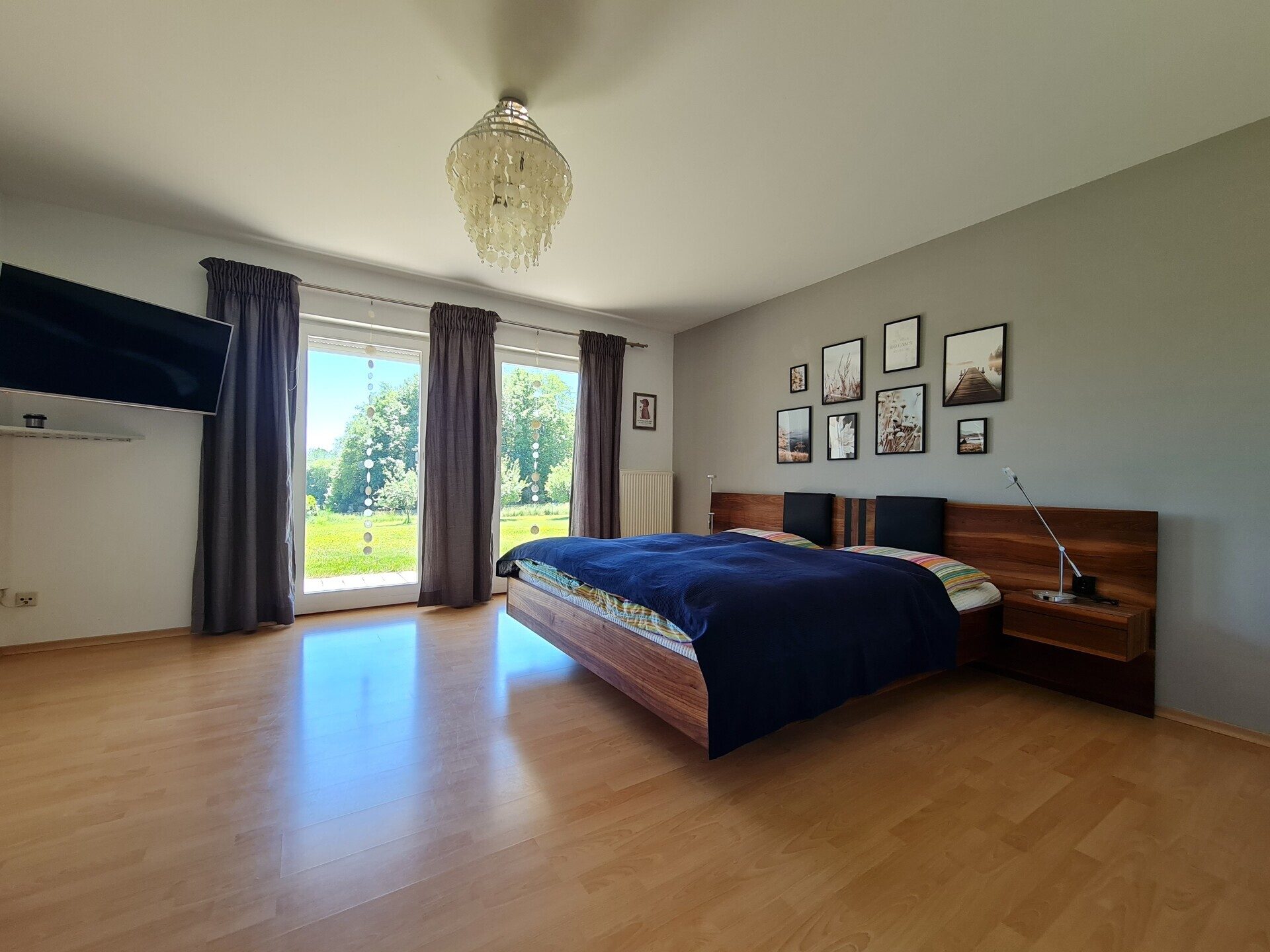 Immobilienangebot - Grafenau - Alle - Tür auf - Herz rein!
Modernes "Sacherl" in sonniger Lage, mit PV-Anlage, Teich und mega Garten.
