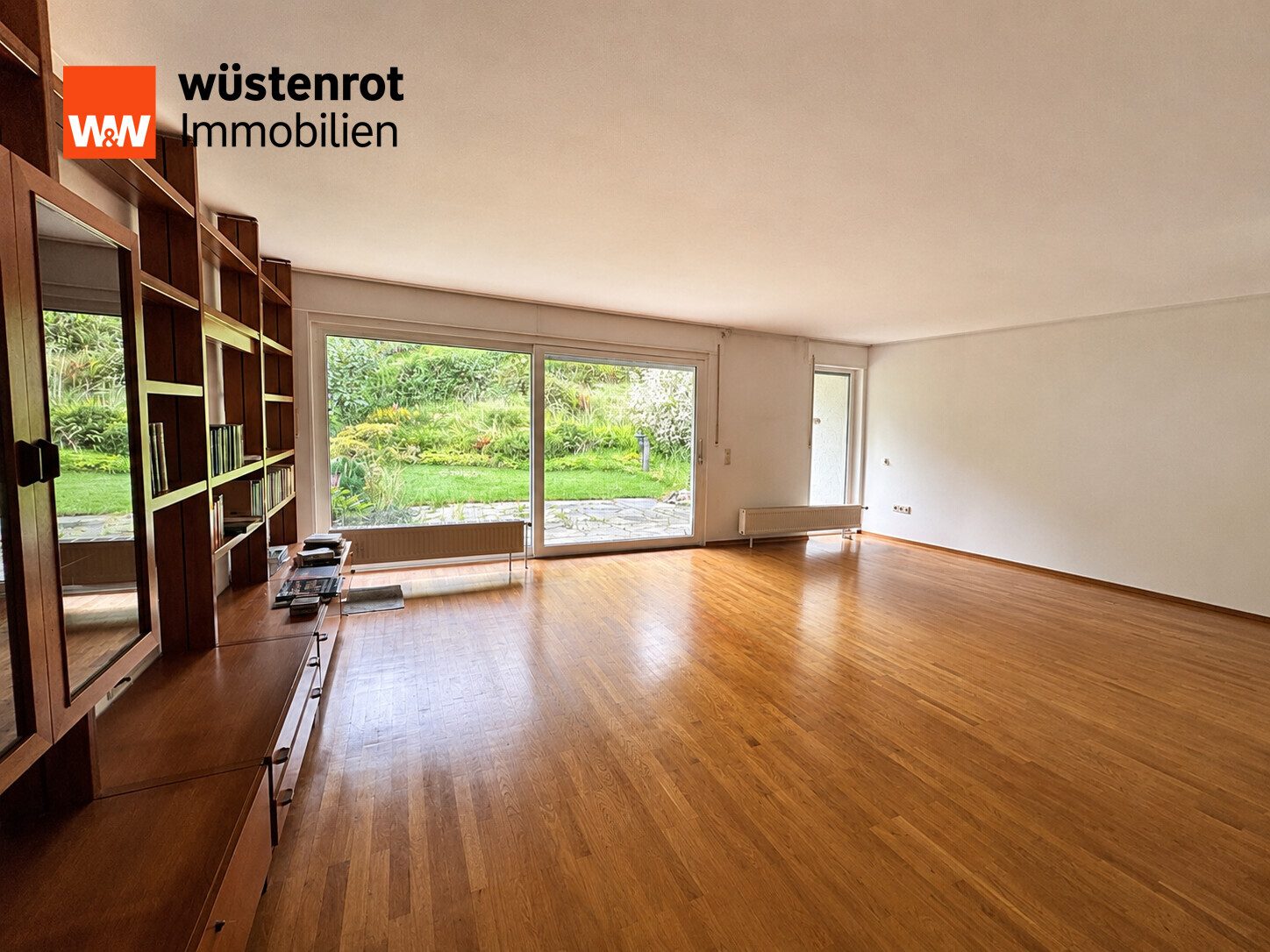 Immobilienangebot - Mülheim an der Ruhr - Alle - Viel Platz für Generationen – großzügiges Zweifamilienhaus mit Garten und zwei Garagen