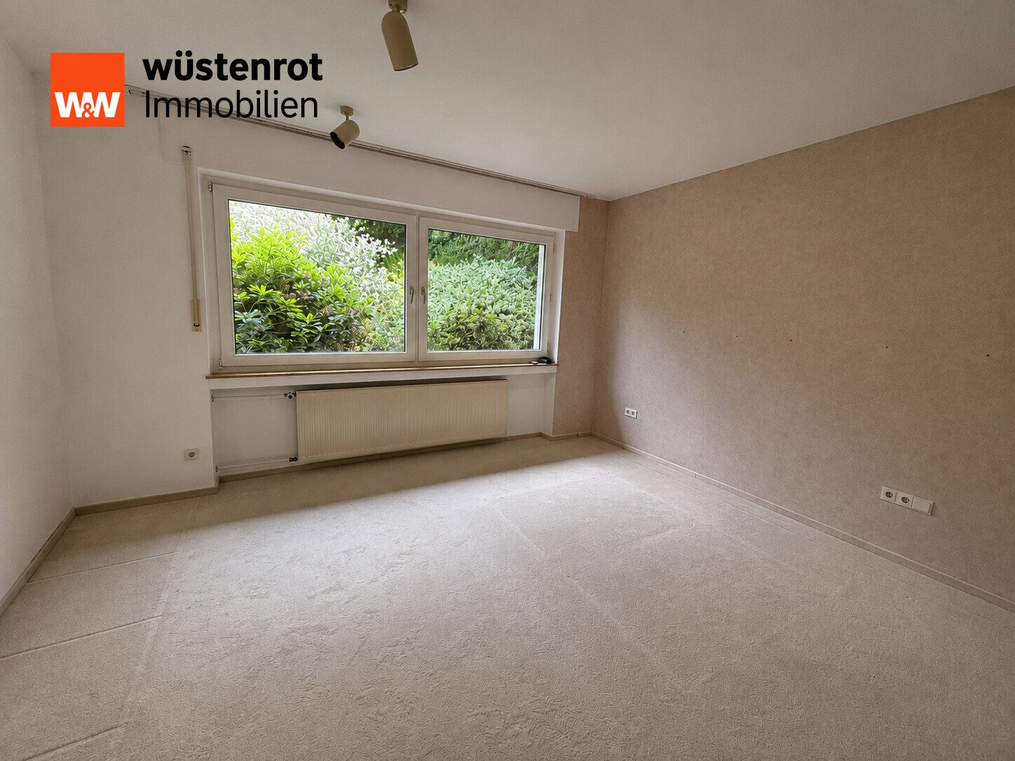 Immobilienangebot - Mülheim an der Ruhr - Alle - Viel Platz für Generationen – großzügiges Zweifamilienhaus mit Garten und zwei Garagen