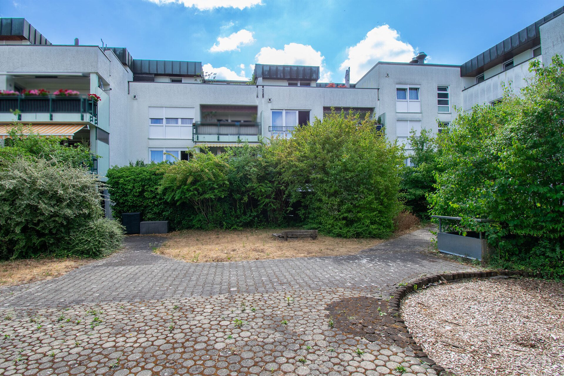 Immobilienangebot - Kornwestheim - Alle - Gepflegte und geräumige 3-Zimmerwohnung mit eigenem Garten