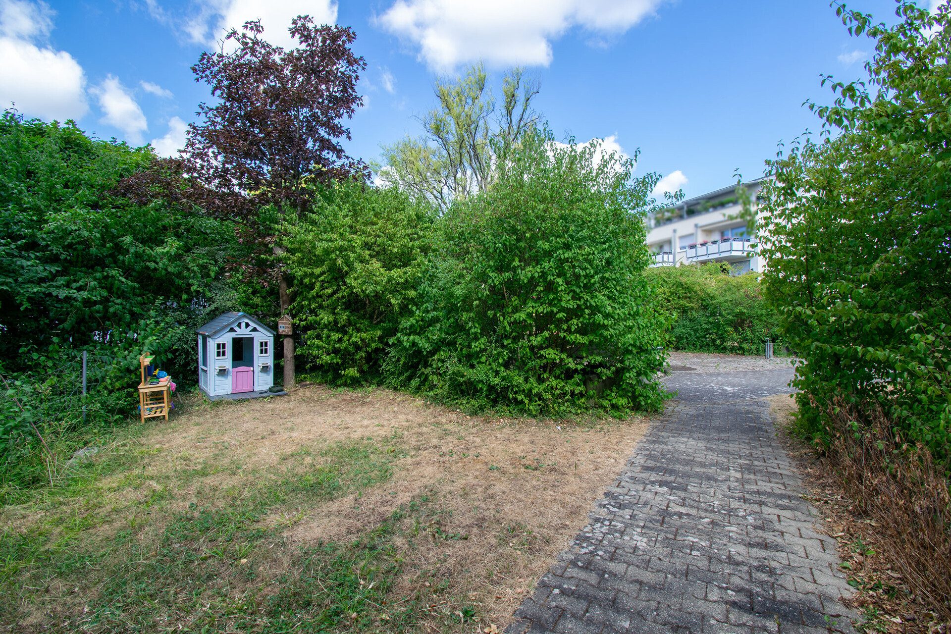 Immobilienangebot - Kornwestheim - Alle - Gepflegte und geräumige 3-Zimmerwohnung mit eigenem Garten