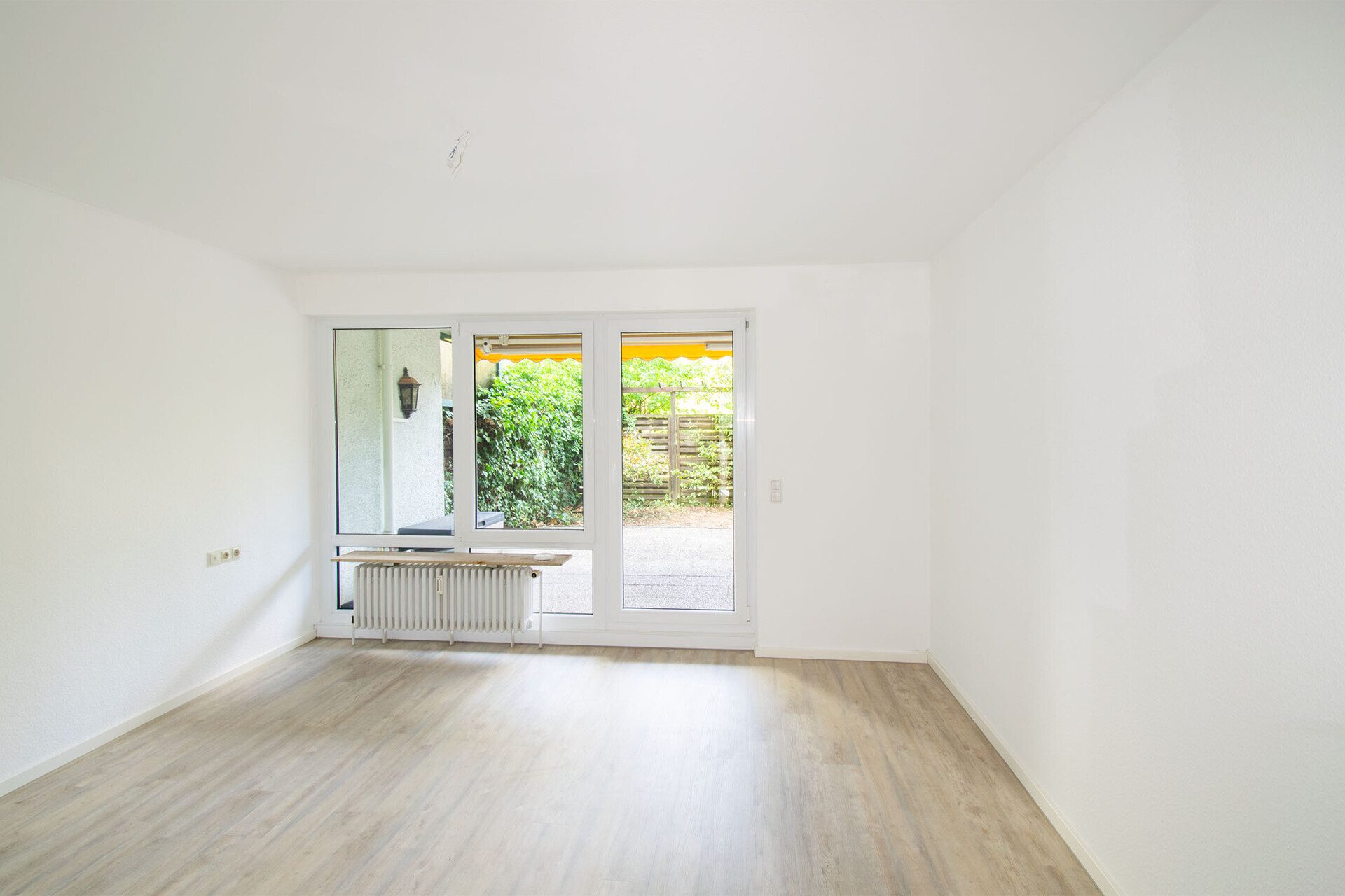 Immobilienangebot - Kornwestheim - Alle - Gepflegte und geräumige 3-Zimmerwohnung mit eigenem Garten