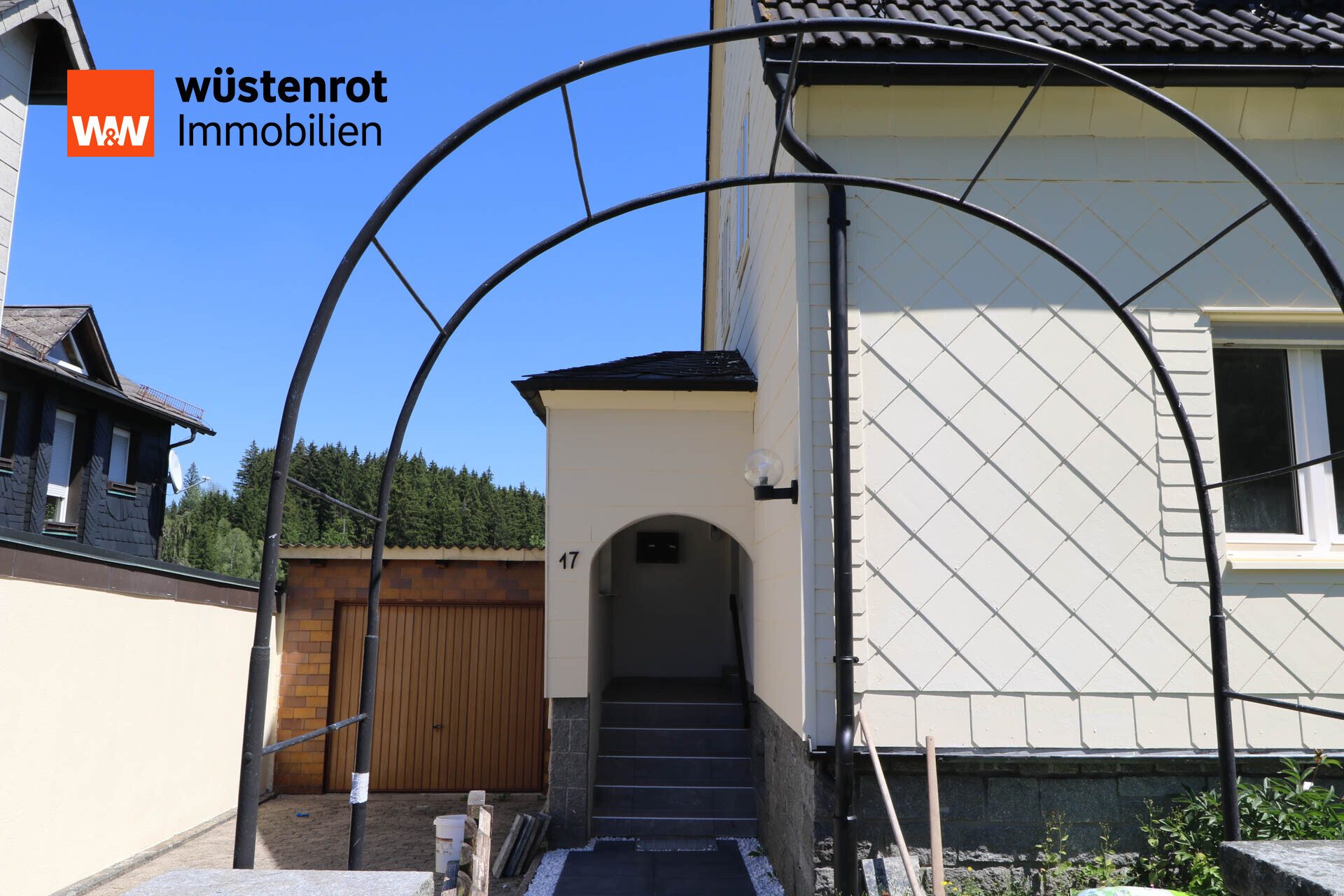 Immobilienangebot - Naila - Alle - Endlich Entfalten! Wohlfühloase für die kleine Familie – mit Balkon und Gartenanteil zum Verlieben!