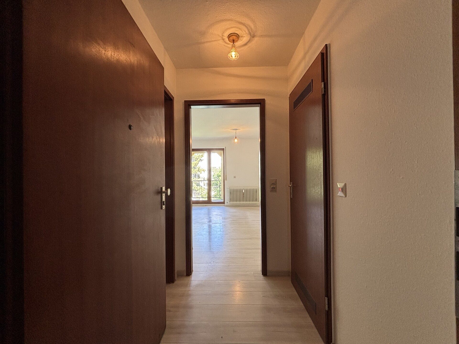 Eingangsbereich Immobilienangebot - Stuttgart - Alle - Renditestarke 1-Zimmer Wohnung mit Tiefgaragenstellplatz im beliebten Stuttgarter Westen