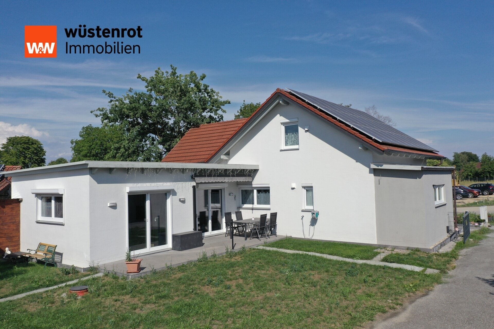 Immobilienangebot - Osterhofen - Alle - Einfamilienhaus in Neubauqualität – kernsaniert, energieeffizient  auf 1.216 m² Grundstück