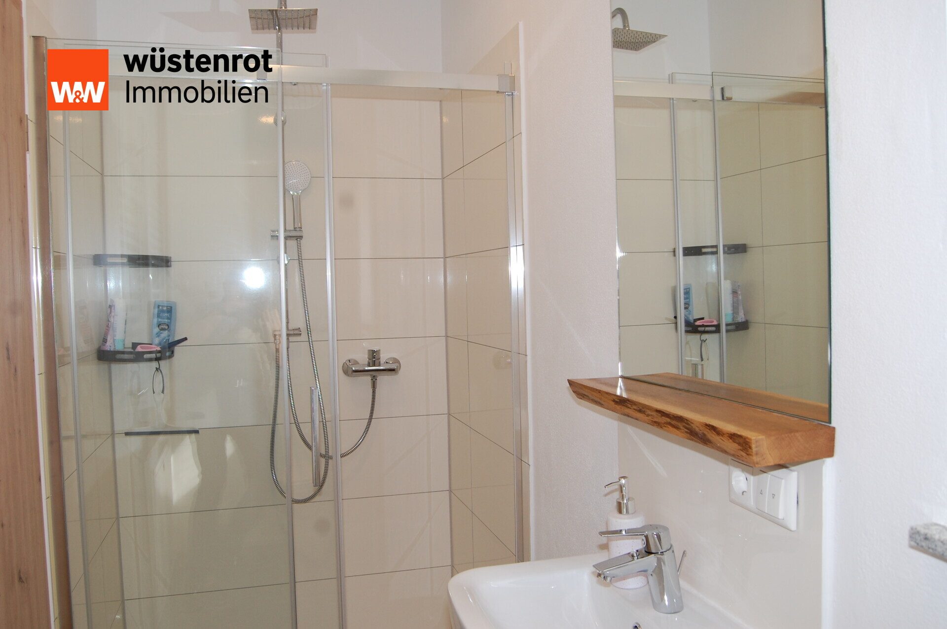 Immobilienangebot - Osterhofen - Alle - Einfamilienhaus in Neubauqualität – kernsaniert, energieeffizient  auf 1.216 m² Grundstück
