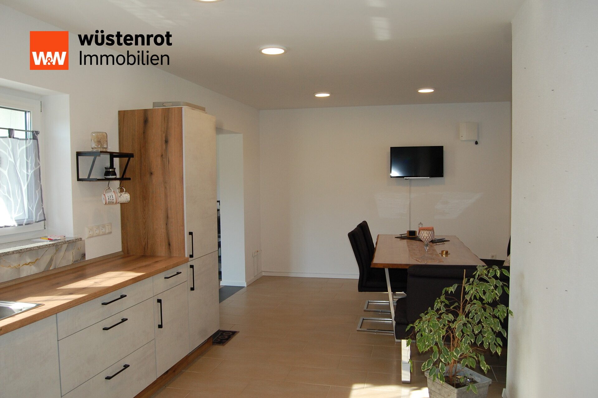Immobilienangebot - Osterhofen - Alle - Einfamilienhaus in Neubauqualität – kernsaniert, energieeffizient  auf 1.216 m² Grundstück