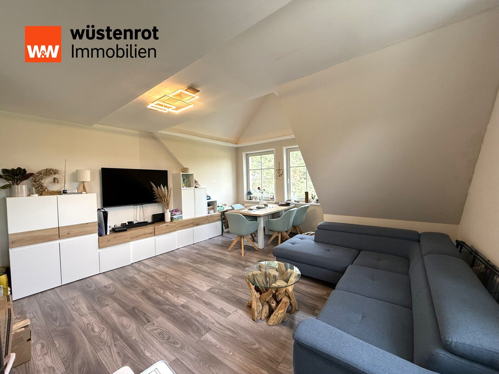 Immobilienangebot - Eggersdorf - Alle - Schicke 3-Zimmer Dachgeschoss-Wohnung (vermietet) mit Balkon in Eggersdorf