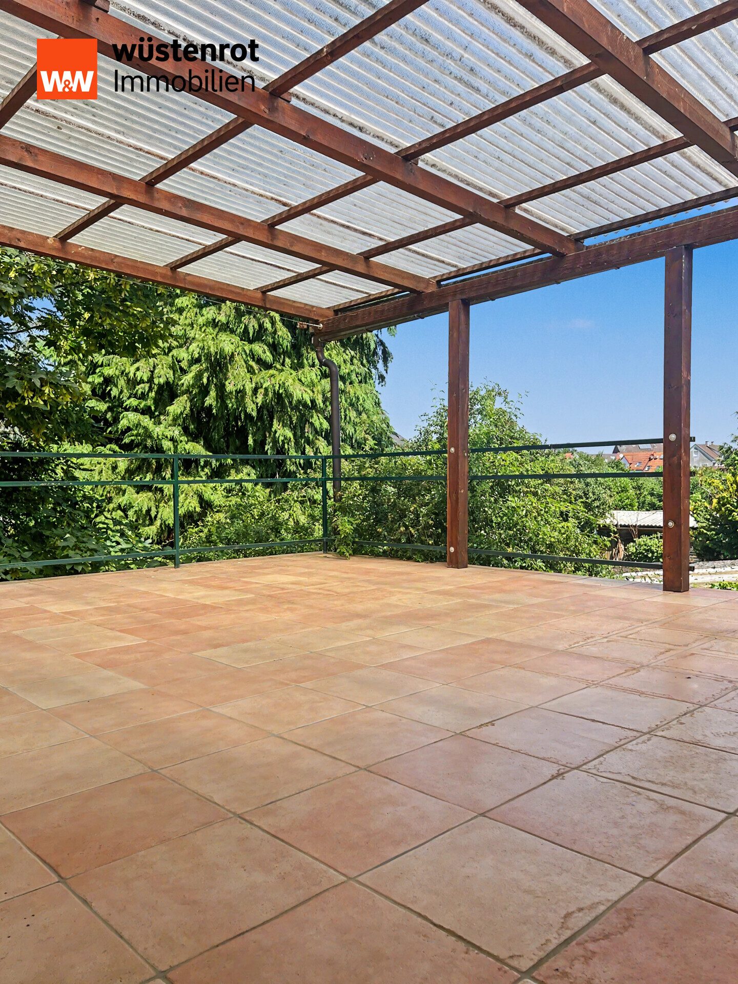 Immobilienangebot - Bruchsal - Alle - Großzügiges Wohnensemble mit Hinterhaus (als separate Einheit), idyllischem Garten und Dachterrasse