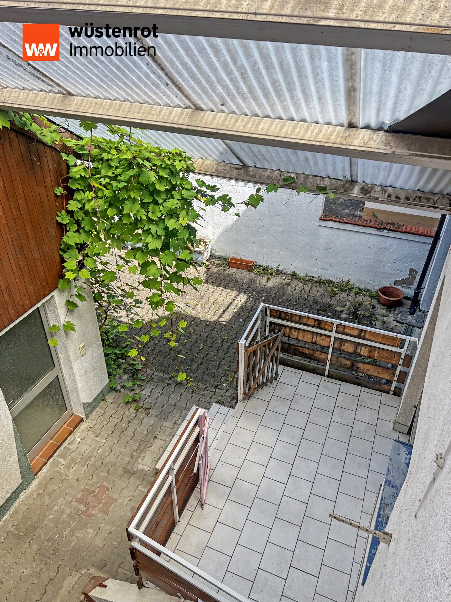 Immobilienangebot - Bruchsal - Alle - Großzügiges Wohnensemble mit Hinterhaus (als separate Einheit), idyllischem Garten und Dachterrasse