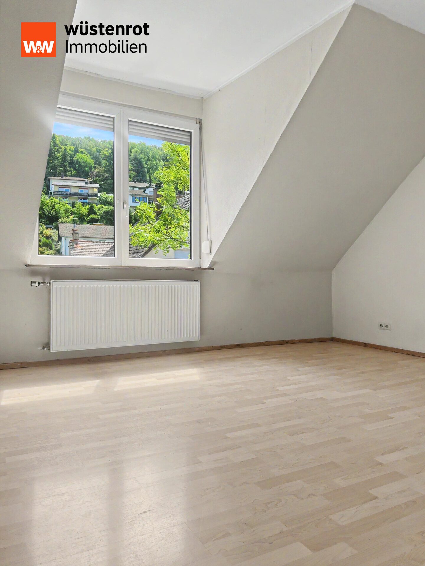 Immobilienangebot - Bruchsal - Alle - Großzügiges Wohnensemble mit Hinterhaus (als separate Einheit), idyllischem Garten und Dachterrasse