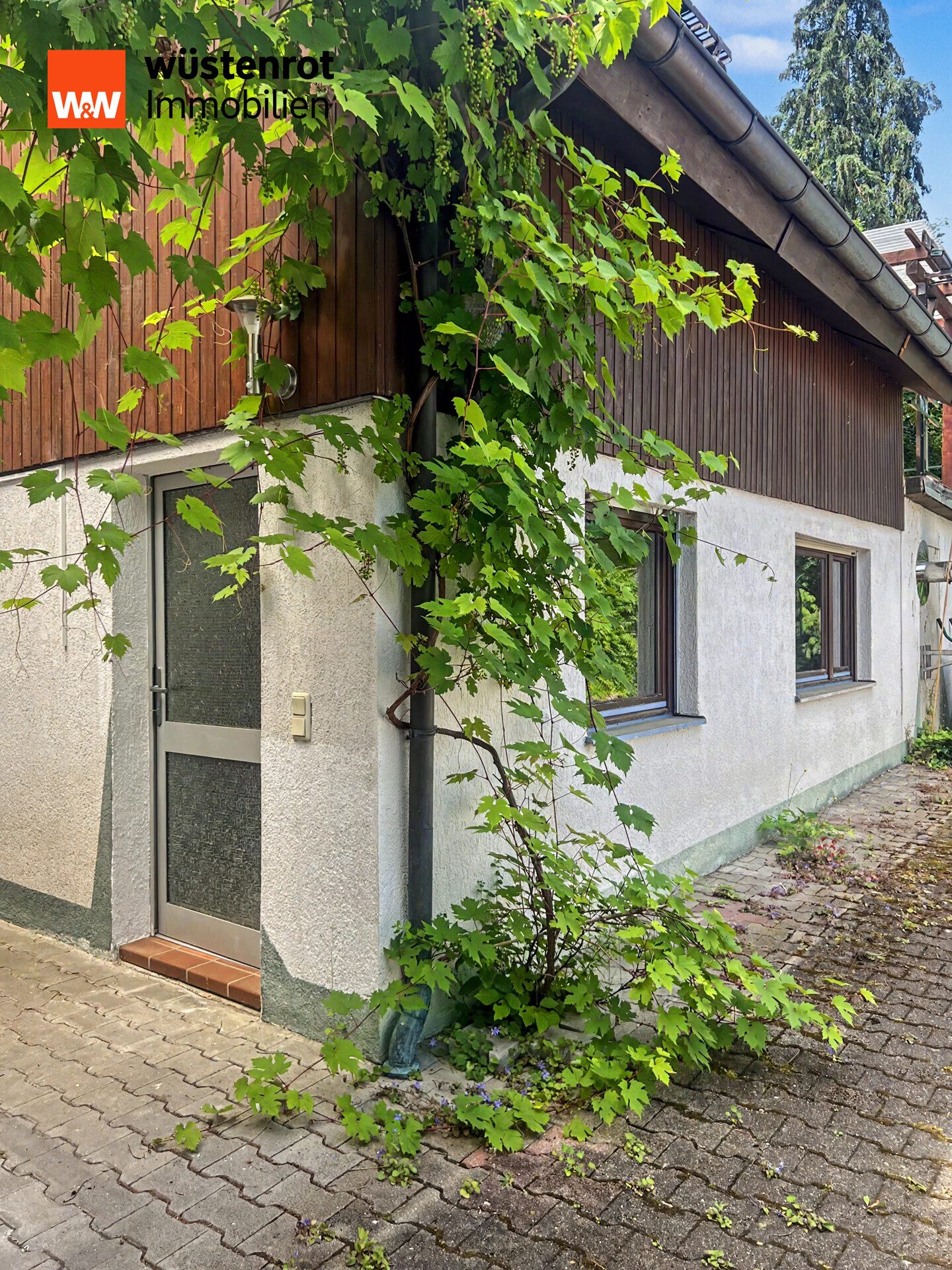 Immobilienangebot - Bruchsal - Alle - Großzügiges Wohnensemble mit Hinterhaus (als separate Einheit), idyllischem Garten und Dachterrasse