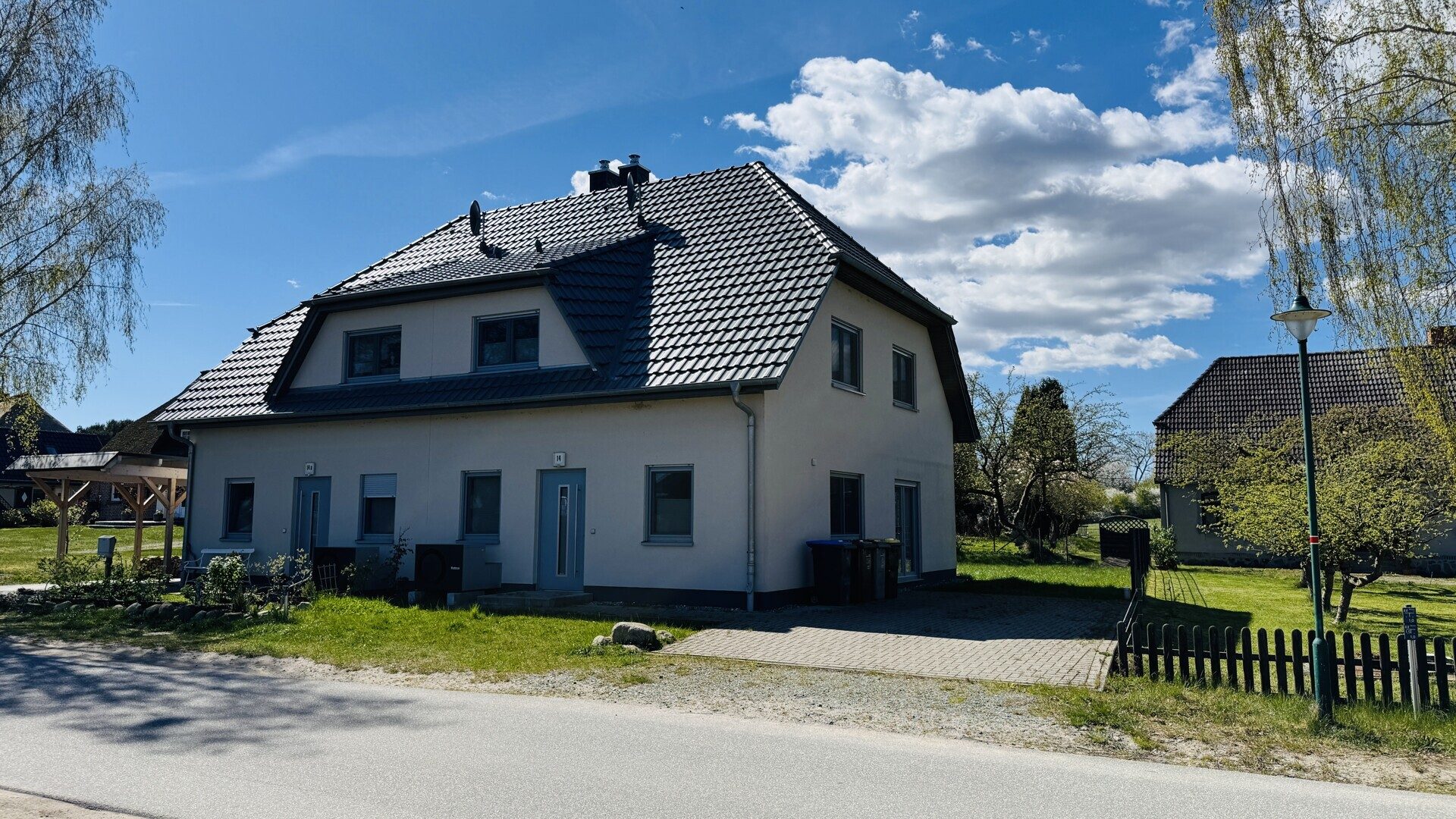 Immobilienangebot - Putbus / Wreechen - Alle - Urlaubsgefühl inklusive: Hochwertiges Ferienhaus mit Kamin und Terrasse auf Rügen in Wreechen